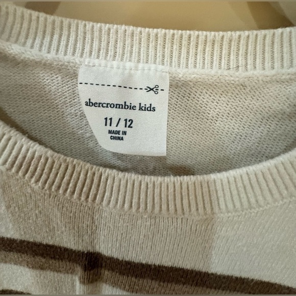 Abercrombie Kids  Girl Cream and Brown Crewneck Sweater - Picture 3 of 9